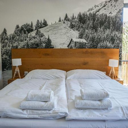 Penzion Deer Valča Екстериор снимка