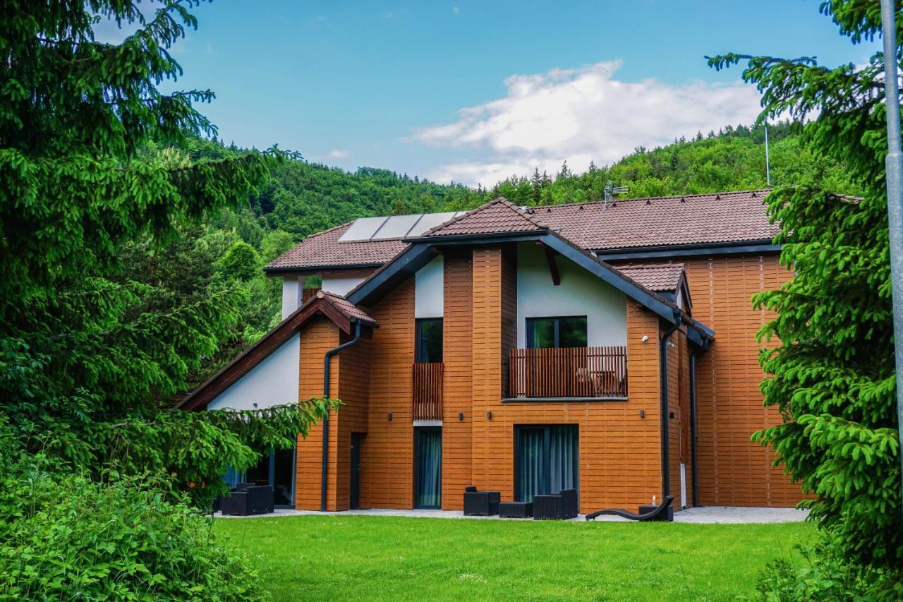 Penzion Deer Valča Екстериор снимка