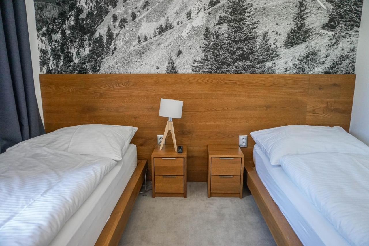 Penzion Deer Valča Екстериор снимка