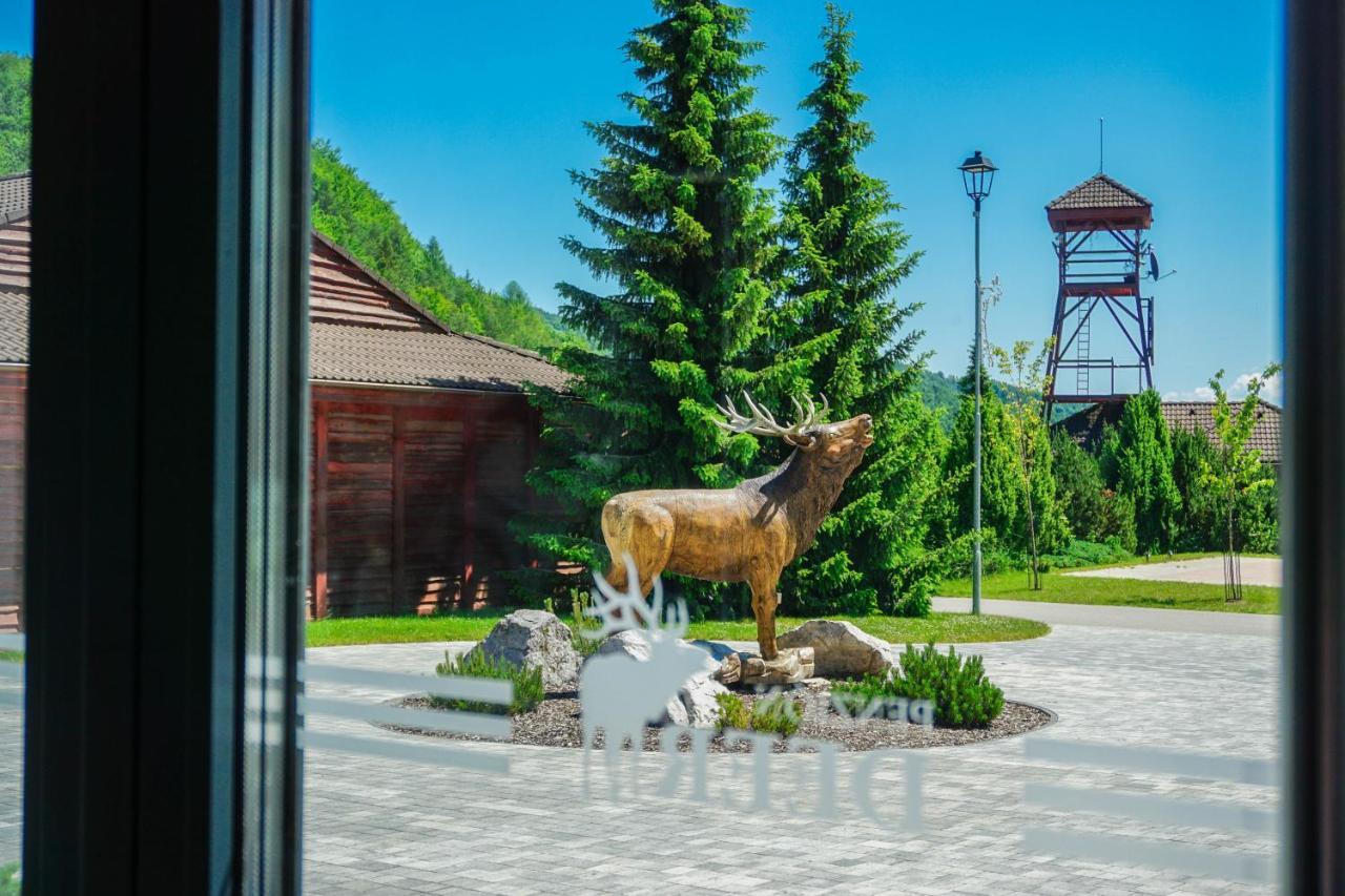 Penzion Deer Valča Екстериор снимка