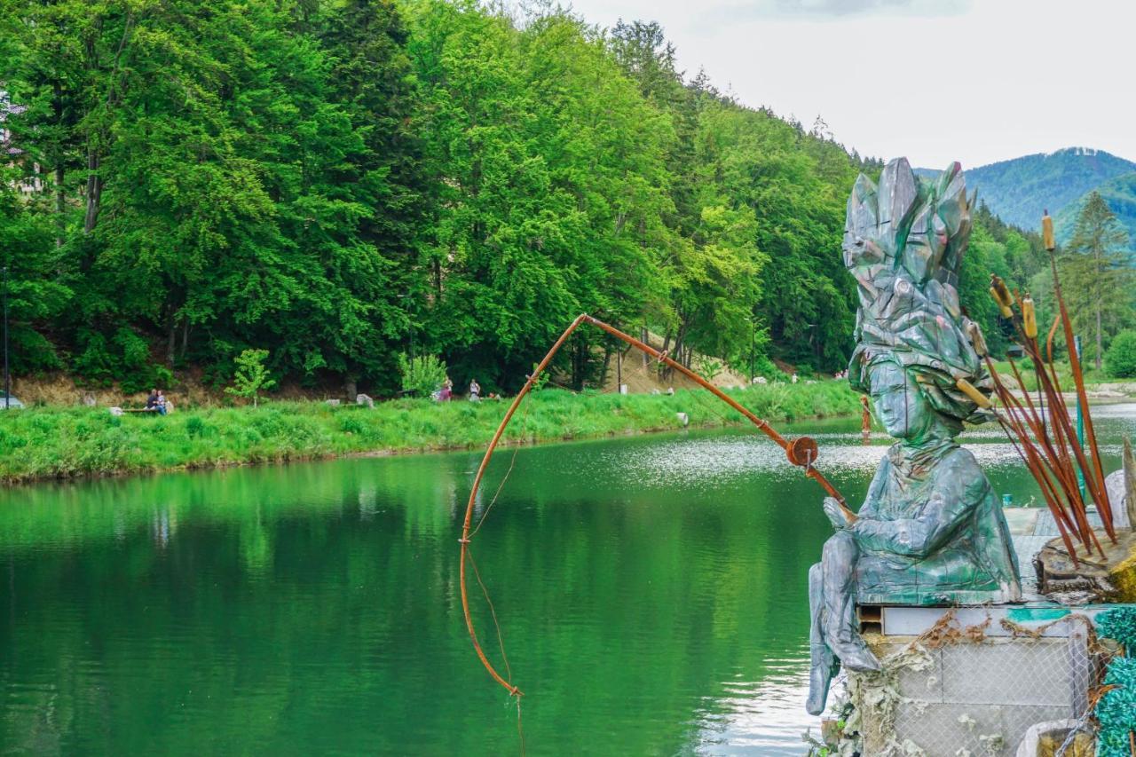 Penzion Deer Valča Екстериор снимка