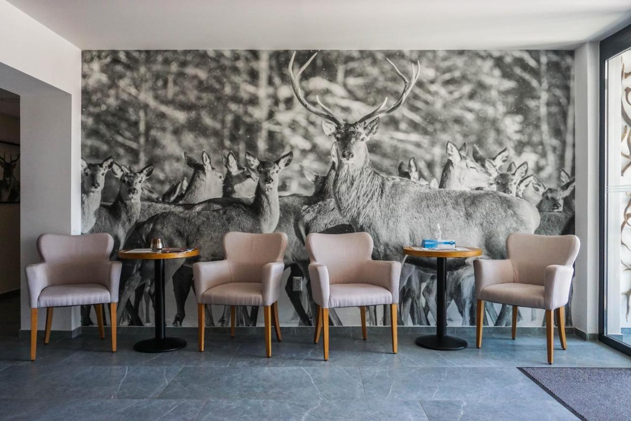 Penzion Deer Valča Екстериор снимка