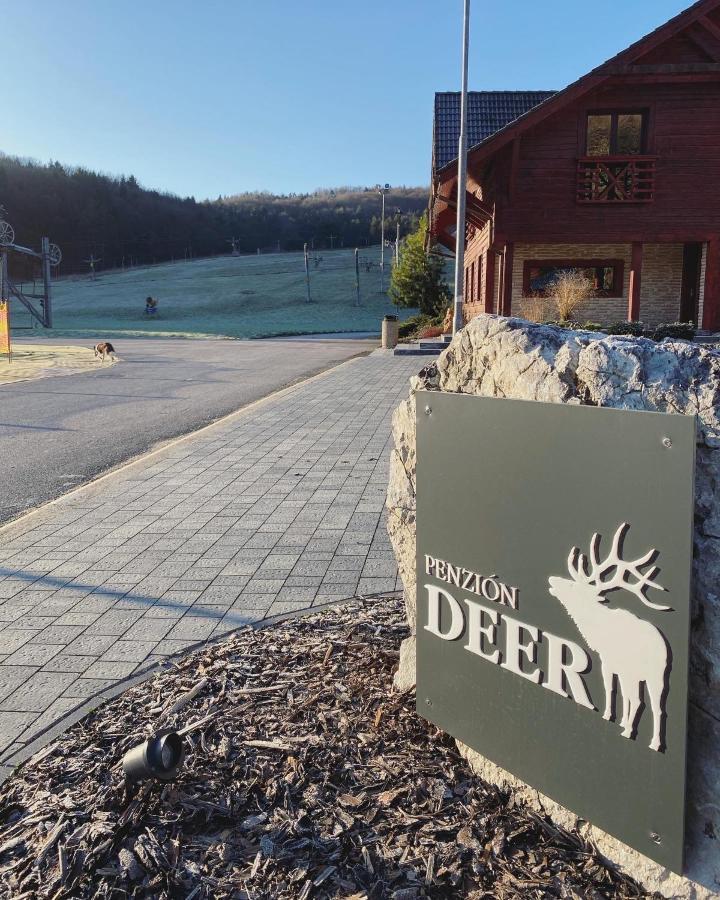 Penzion Deer Valča Екстериор снимка